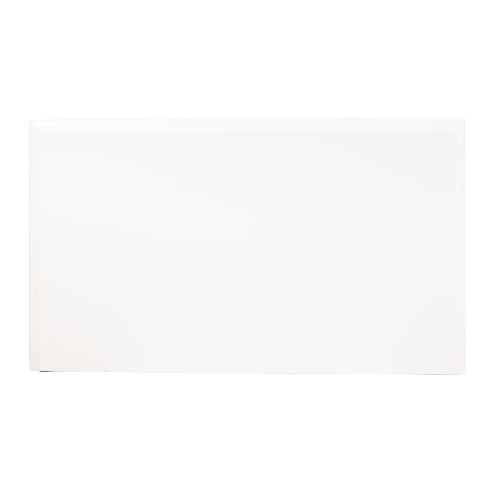 Commode à lingerie – Blanc huître — Summer House présente le meilleur style chalet avec des accents de panneaux persiennes dans une finition blanc huître