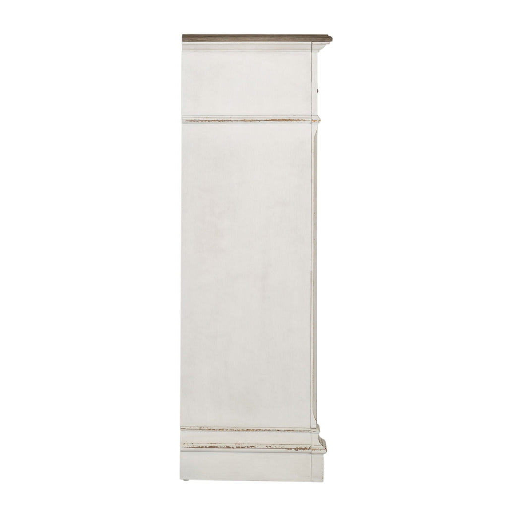 Commode 5 tiroirs – Blanc antique — Les poignées coquilles et anneaux en étain vieilli ajoutent la touche finale à la commode