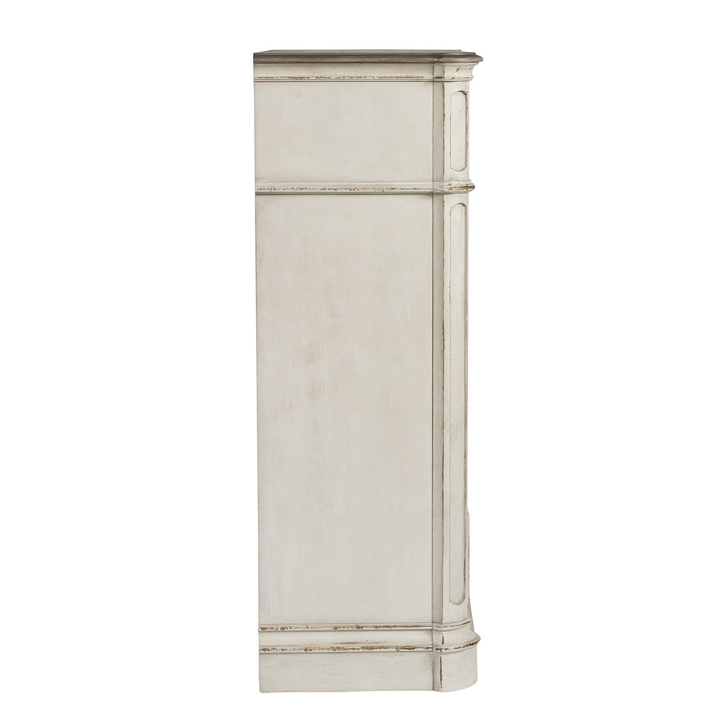 Commode 5 tiroirs — Des finitions antiques chaleureuses et un vieillissement artistique, associés à des dimensions généreuses, un ensemble à transmettre de génération en génération