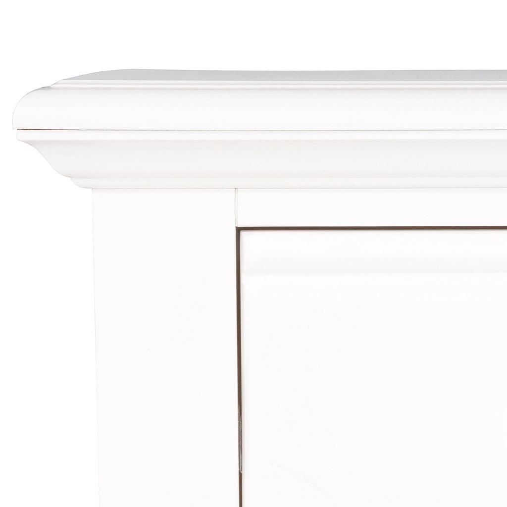 Commode à lingerie – Blanc huître — Summer House présente le meilleur style chalet avec des accents de panneaux persiennes dans une finition blanc huître