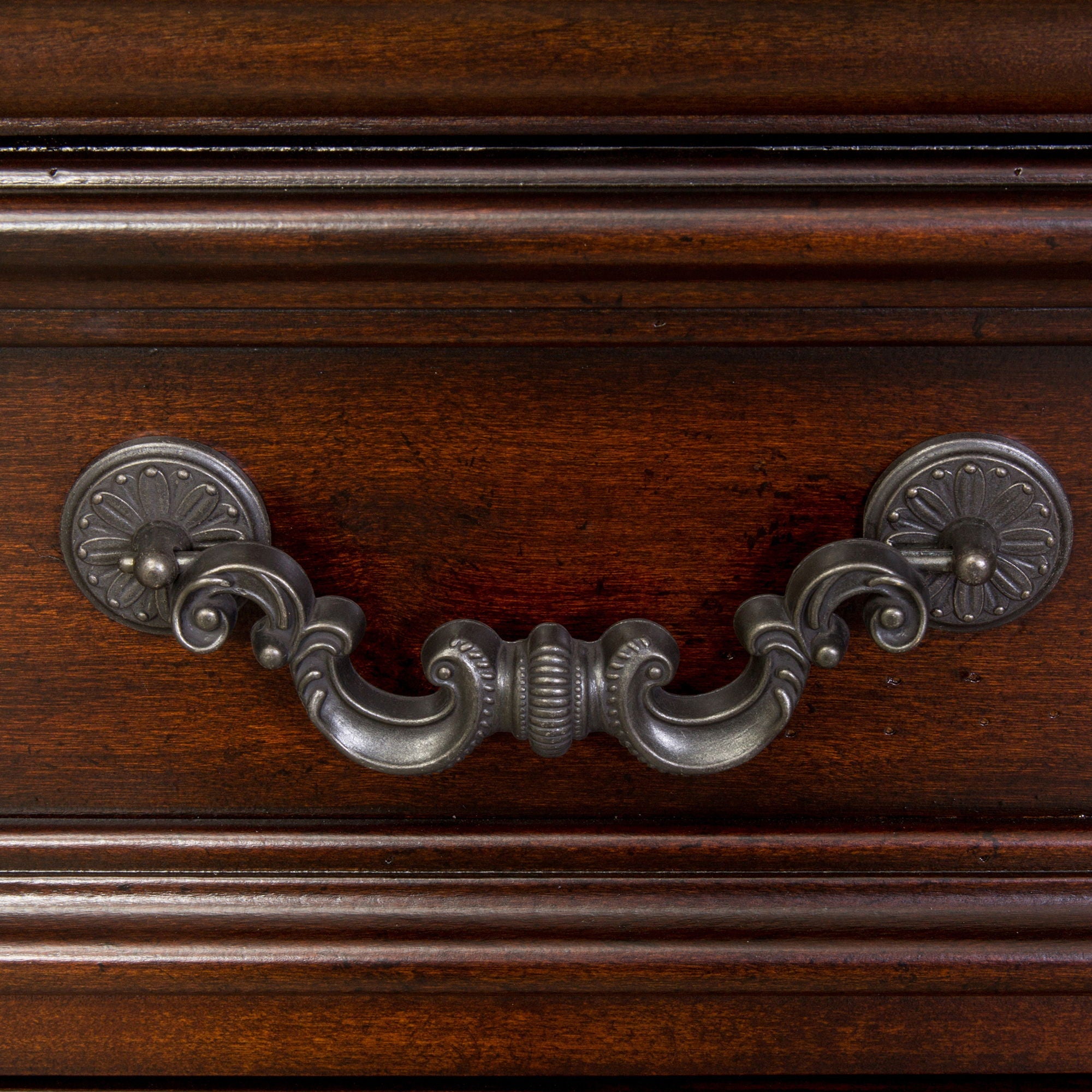 Commode et miroir - Brun foncé — un design traditionnel qui évoque le luxe du style européen
