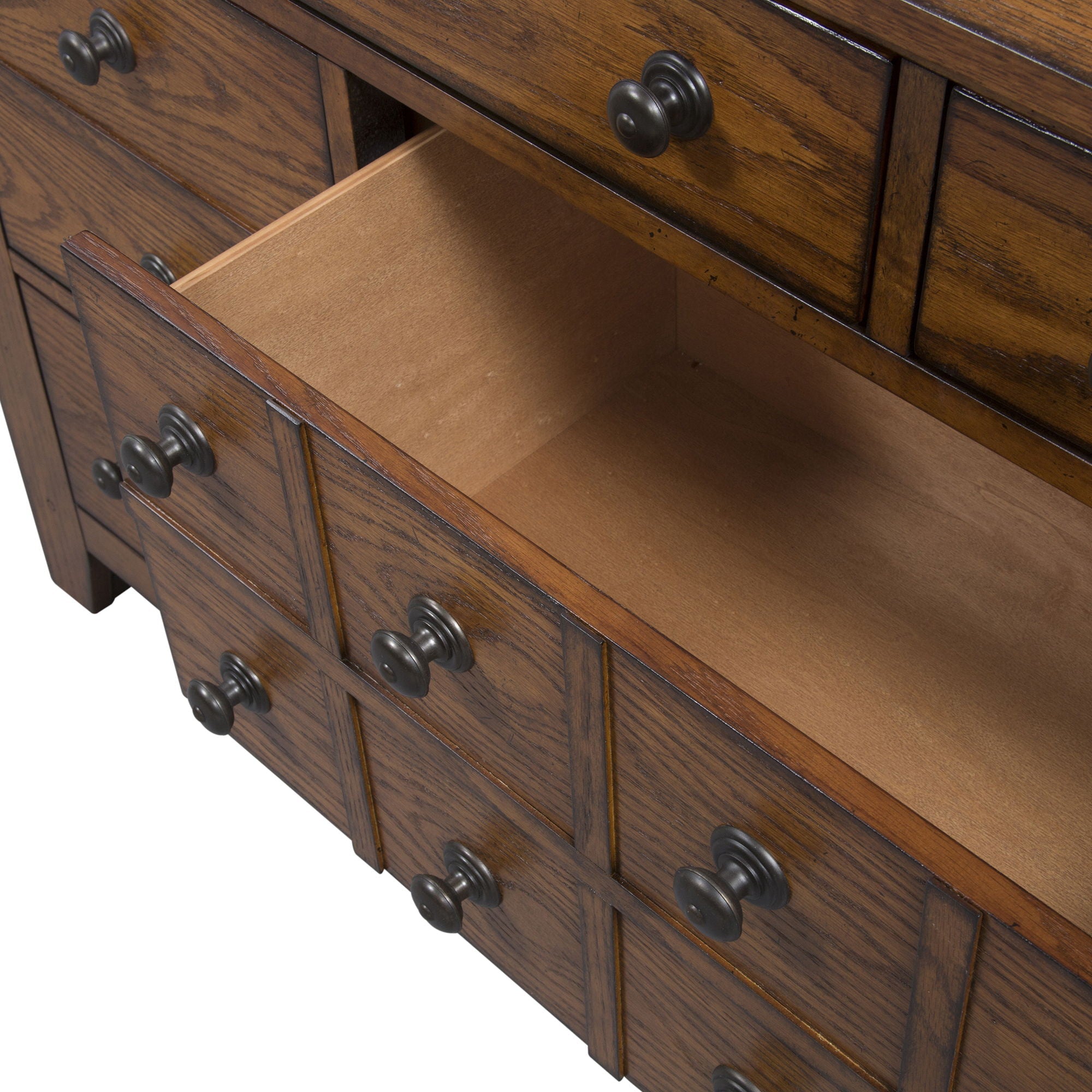 Commode et miroir - Marron clair — Design de chambre rustique américain avec des accents de bois et de chevilles qui donnent une touche artisanale