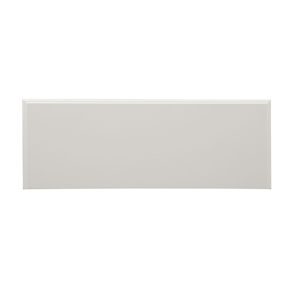 Commode multimédia - Blanc huître — La maison d'été met en valeur le meilleur du style cottage avec des accents de panneaux à persiennes dans une finition blanc huître