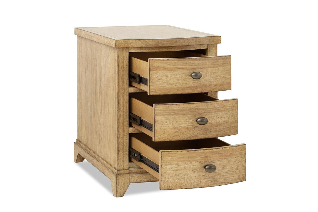 Commode de chevet — Le plateau des meubles présente un léger bandeau pour donner du relief et de l'attrait visuel, et les pieds sont fuselés