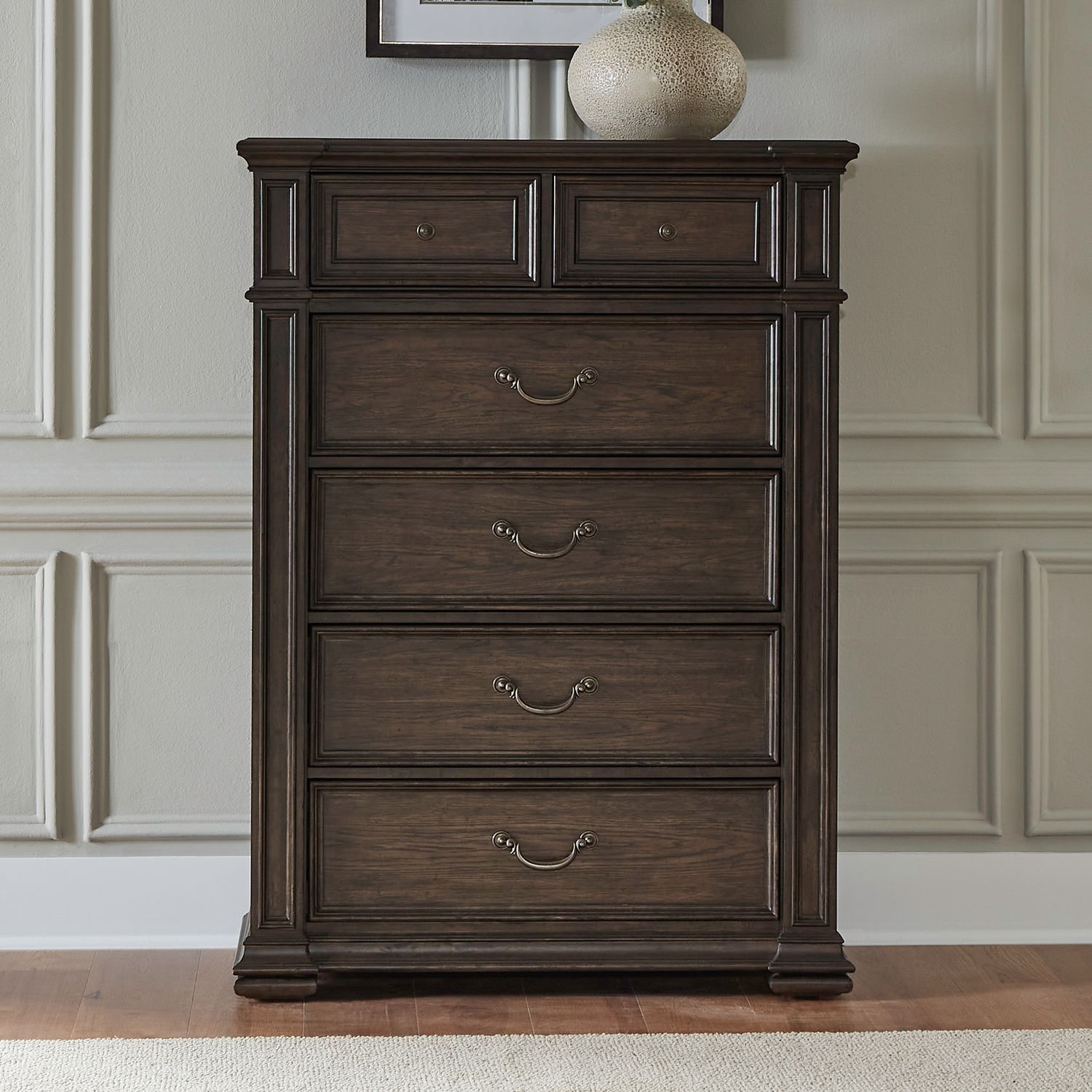Commode 6 tiroirs - Brun château — la collection Providence Park témoigne de la puissance intemporelle du design classique