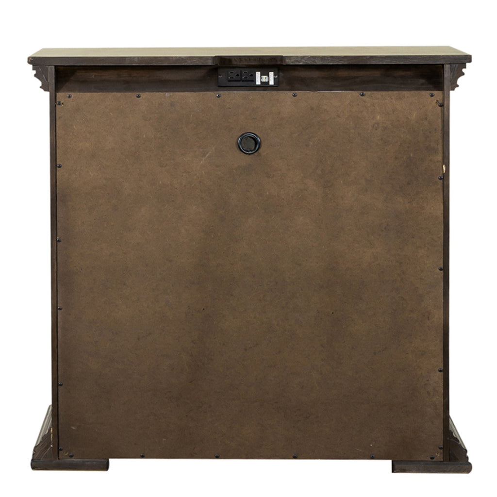 Commode de chevet avec station de recharge — Les façades de tiroir encadrées de bois et les pieds blocs complètent ce look traditionnel.