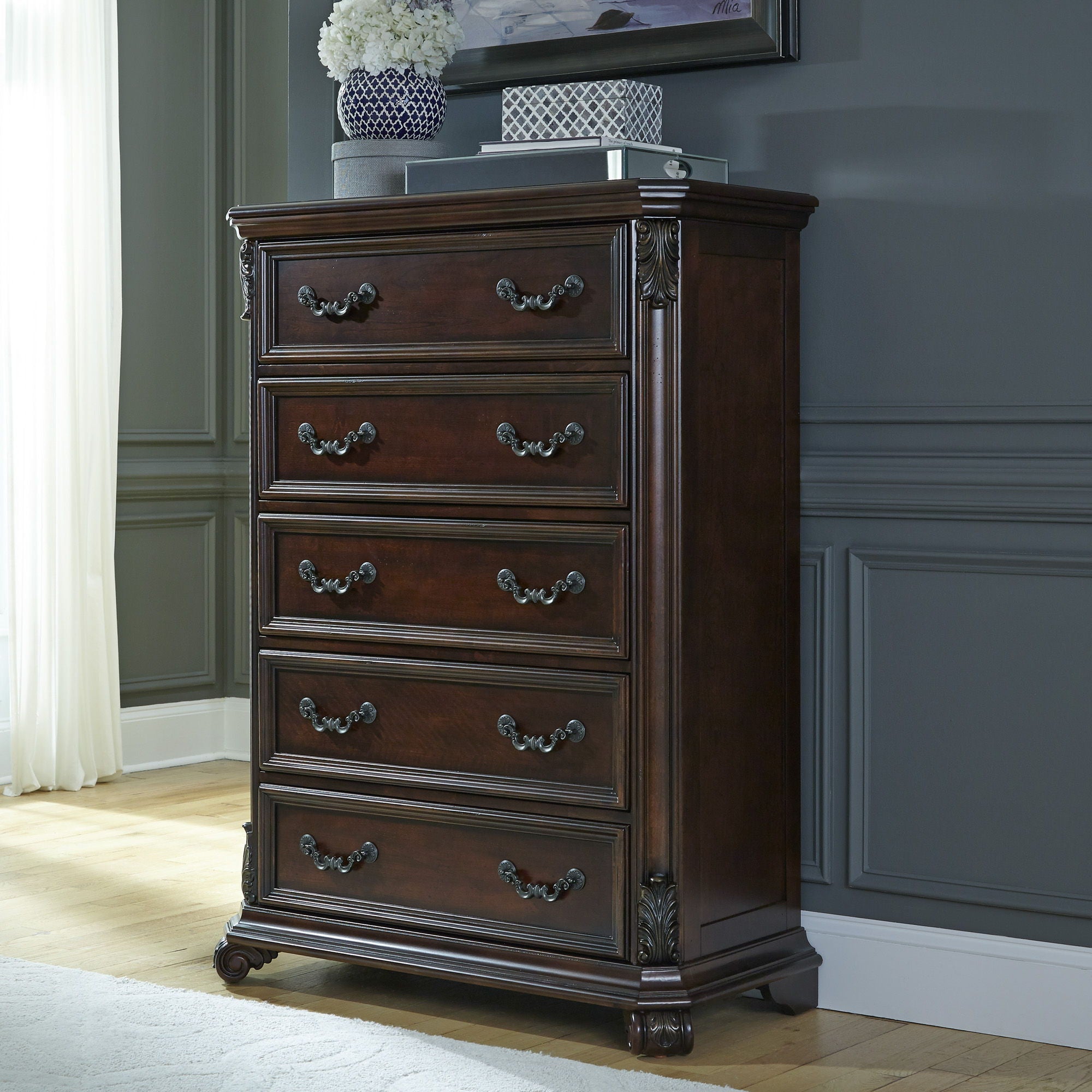 Commode 5 tiroirs - Marron foncé — le design traditionnel respire le luxe du style européen