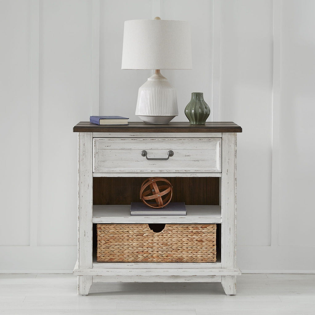 Commode de chevet avec station de recharge – Riverstone Blanc et Tabac — La vie de cottage et de ferme offre l'équilibre parfait entre la vie à
