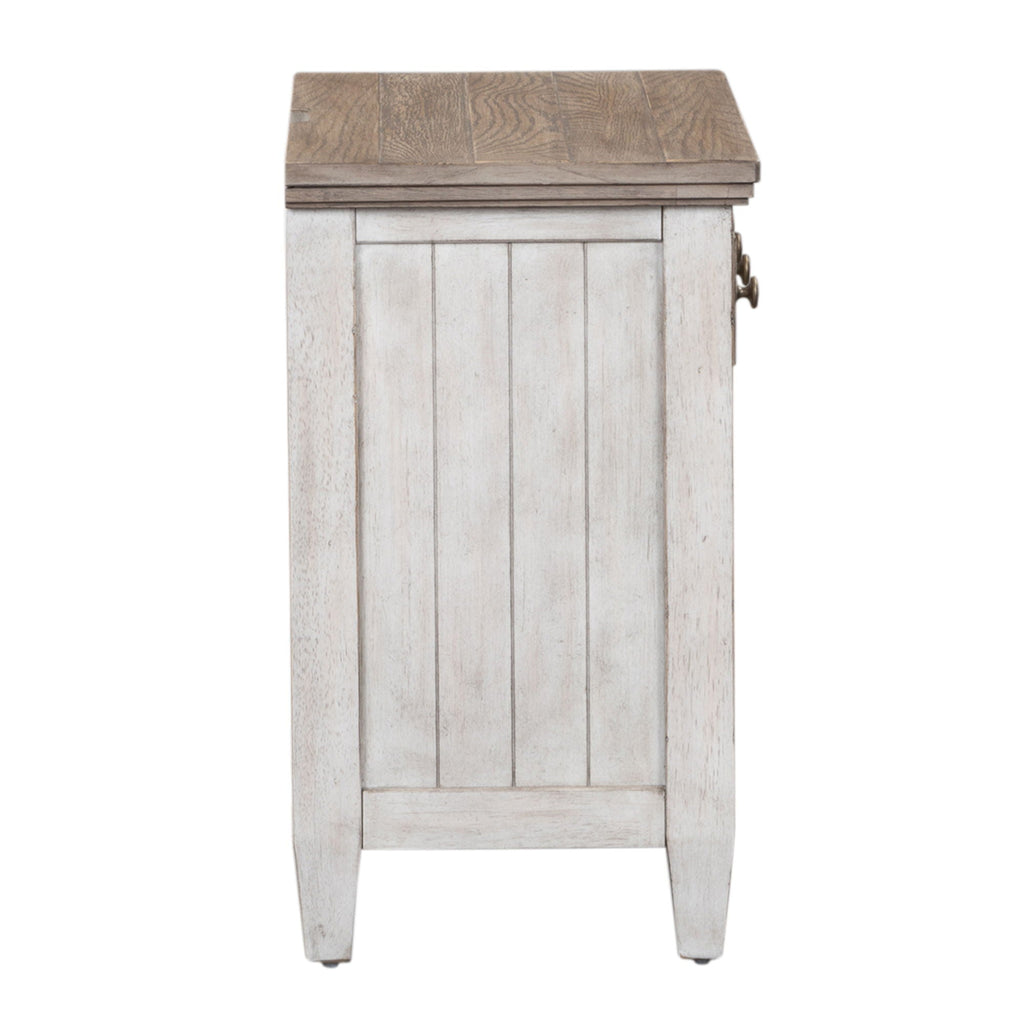 1 table de chevet avec tiroir et station de charge – Blanc antique/Dessus tabac — Des looks qui s’intègrent facilement dans les maisons d’aujourd’hui