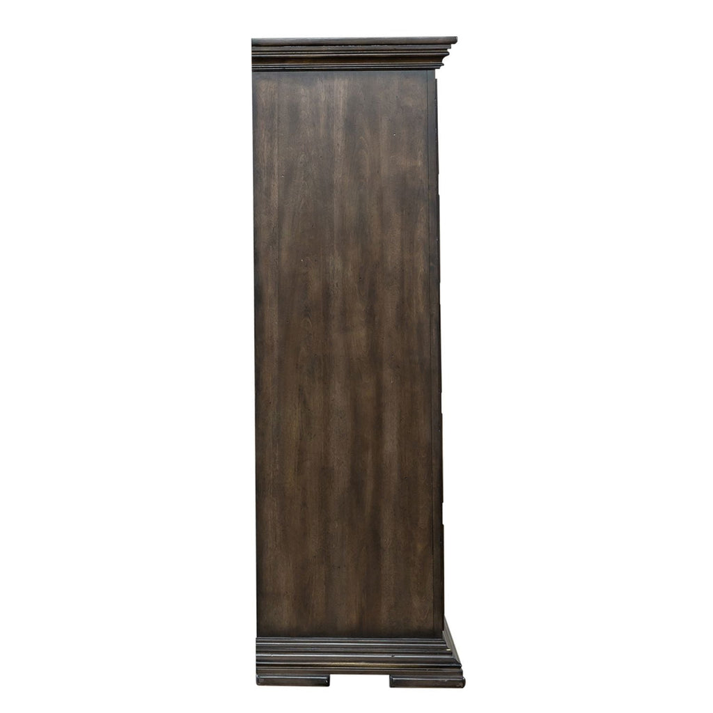 Commode 5 tiroirs — Cette commode allie à la perfection le design traditionnel et le style moderne actuel.