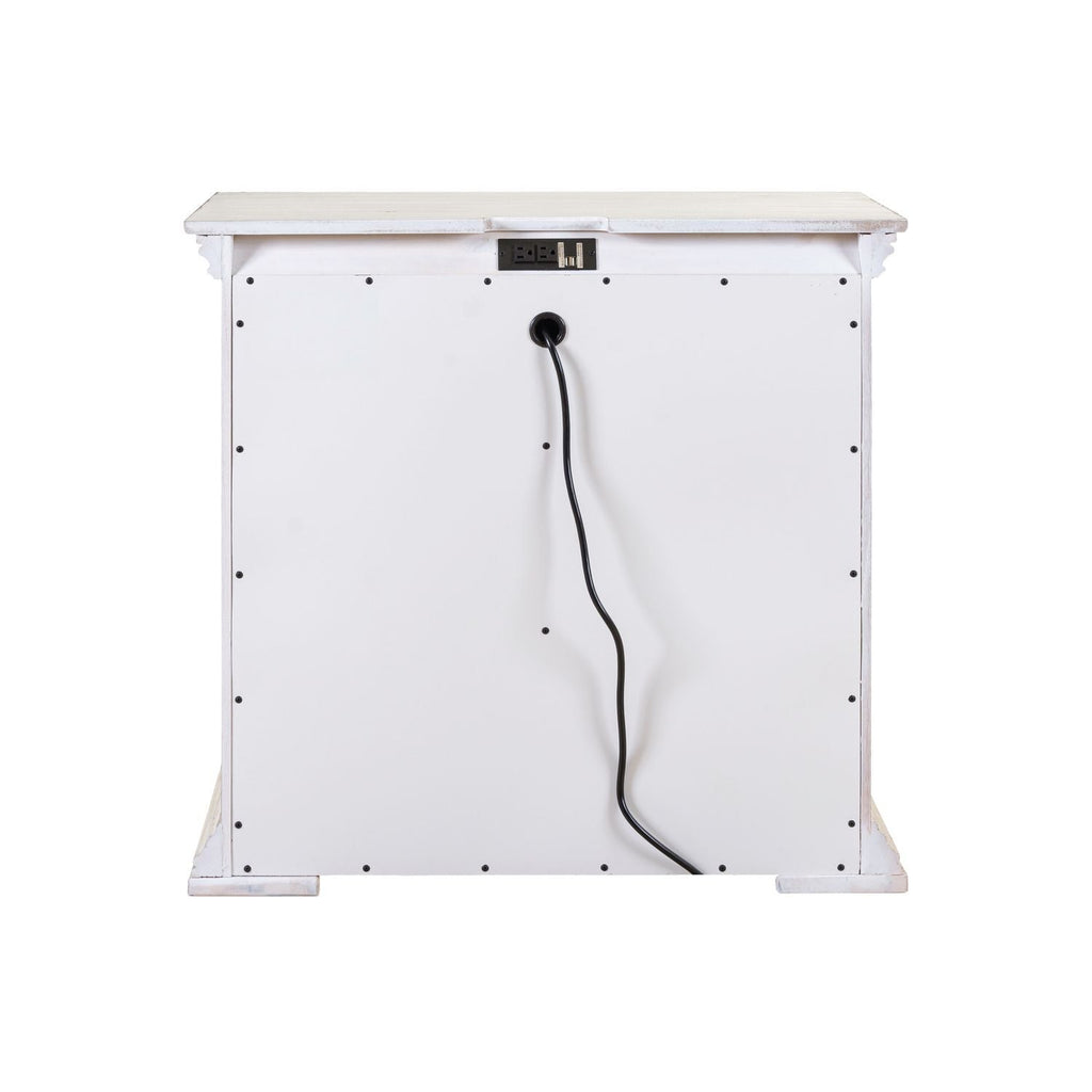 Commode de chevet avec station de recharge — Les façades de tiroir encadrées de bois et les pieds blocs complètent ce look traditionnel.