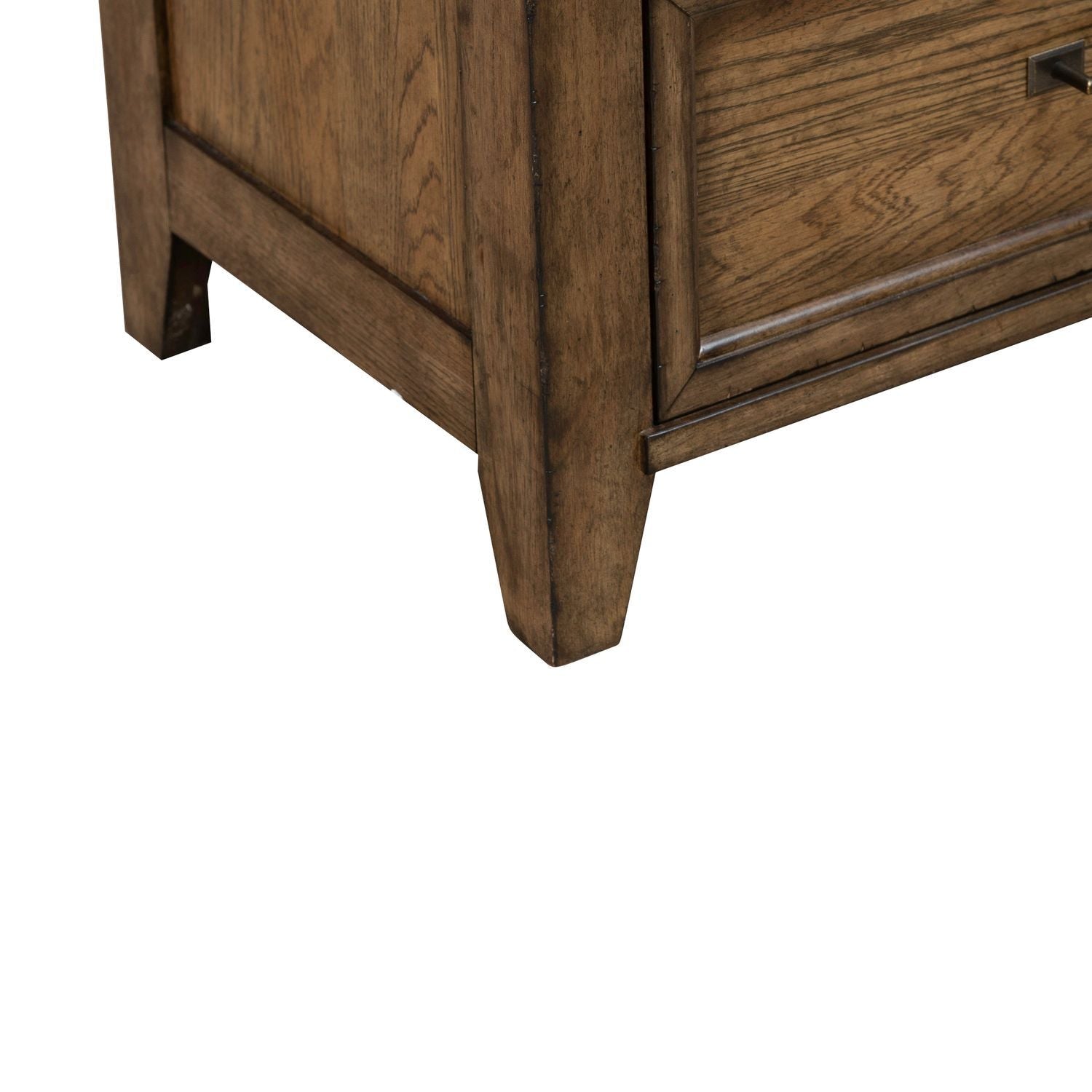 Commode 5 tiroirs - Brun ambré — finition ambrée chaude soulignée par de lourdes moulures en relief pour la dimension et la texture