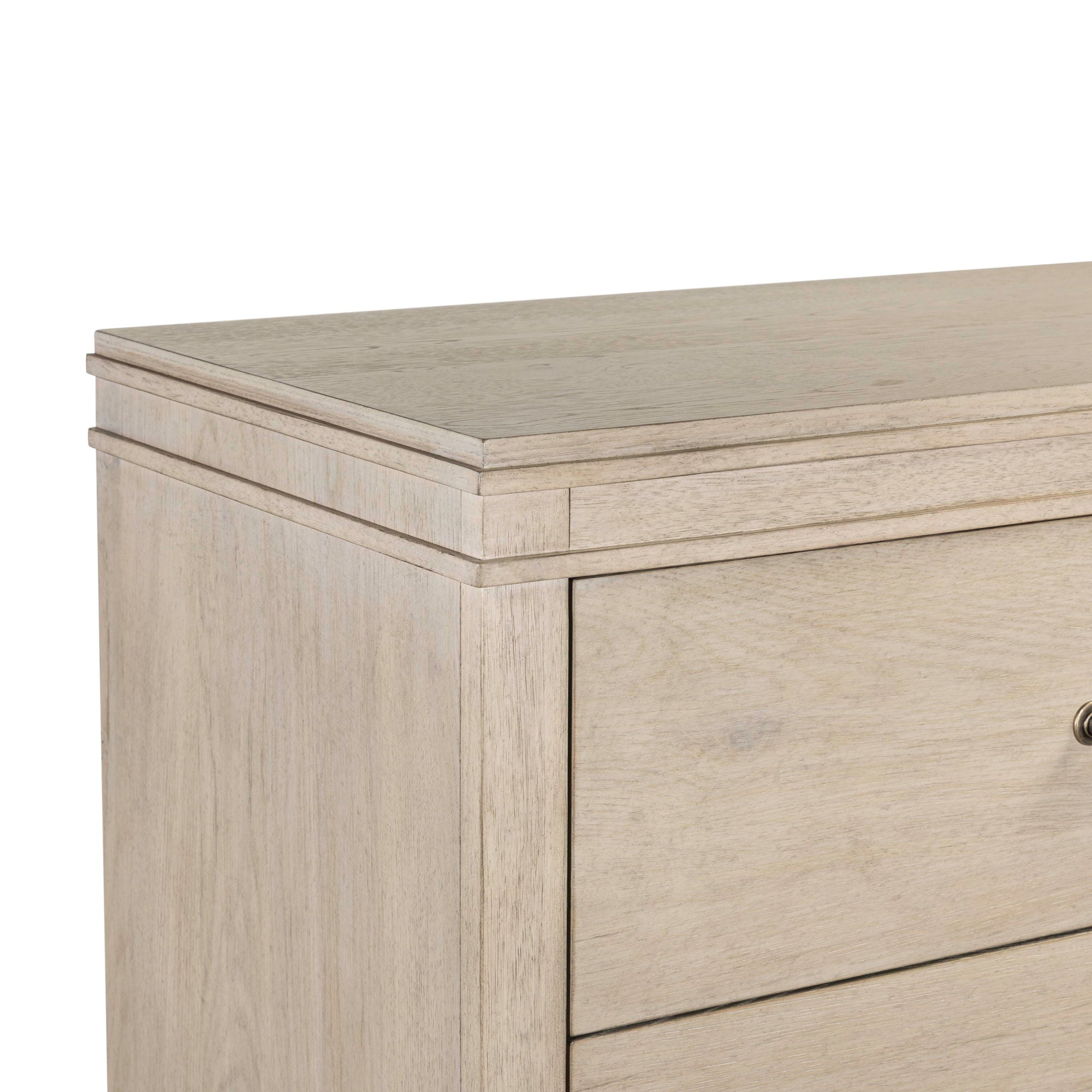 Commode 5 tiroirs - Blanc Sanctuary — offre un style de transition alliant des éléments traditionnels et contemporains