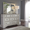 Commode et miroir - Blanc antique — Des poignées et des anneaux de style ancien en étain antique ajoutent la touche finale aux meubles.