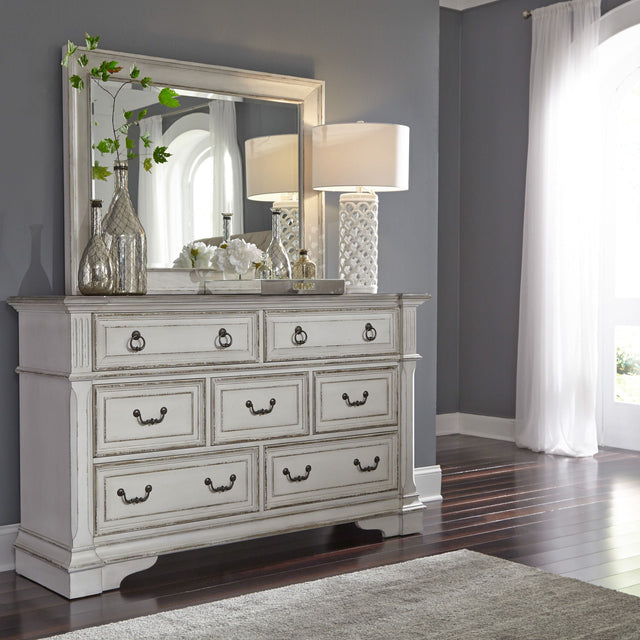 Commode à cinq tiroirs
