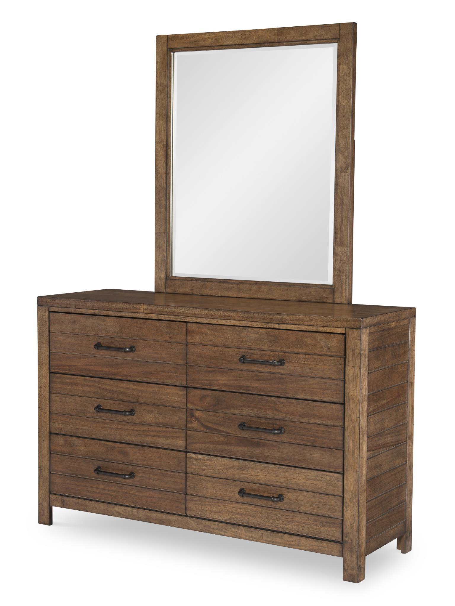 Commode — les détails des lattes sur les côtés et les façades des tiroirs ainsi que les plateaux épais ajoutent une touche rustique moderne à l'esthétique de l'ensemble.