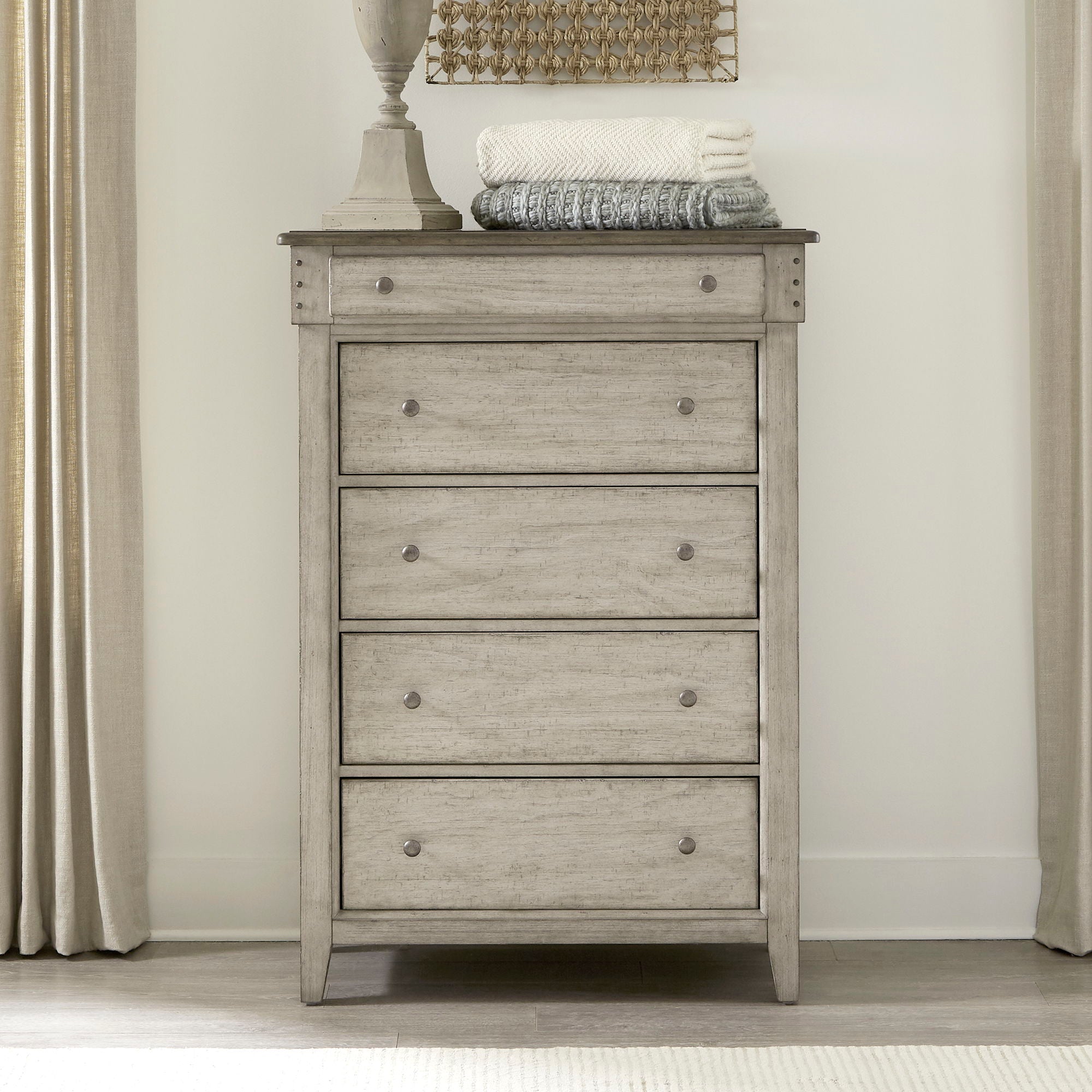 Commode 5 tiroirs - Lin vieilli / Taupe poudré — ajoutez un style décontracté et vous obtenez un look classique avec une sensation de confort