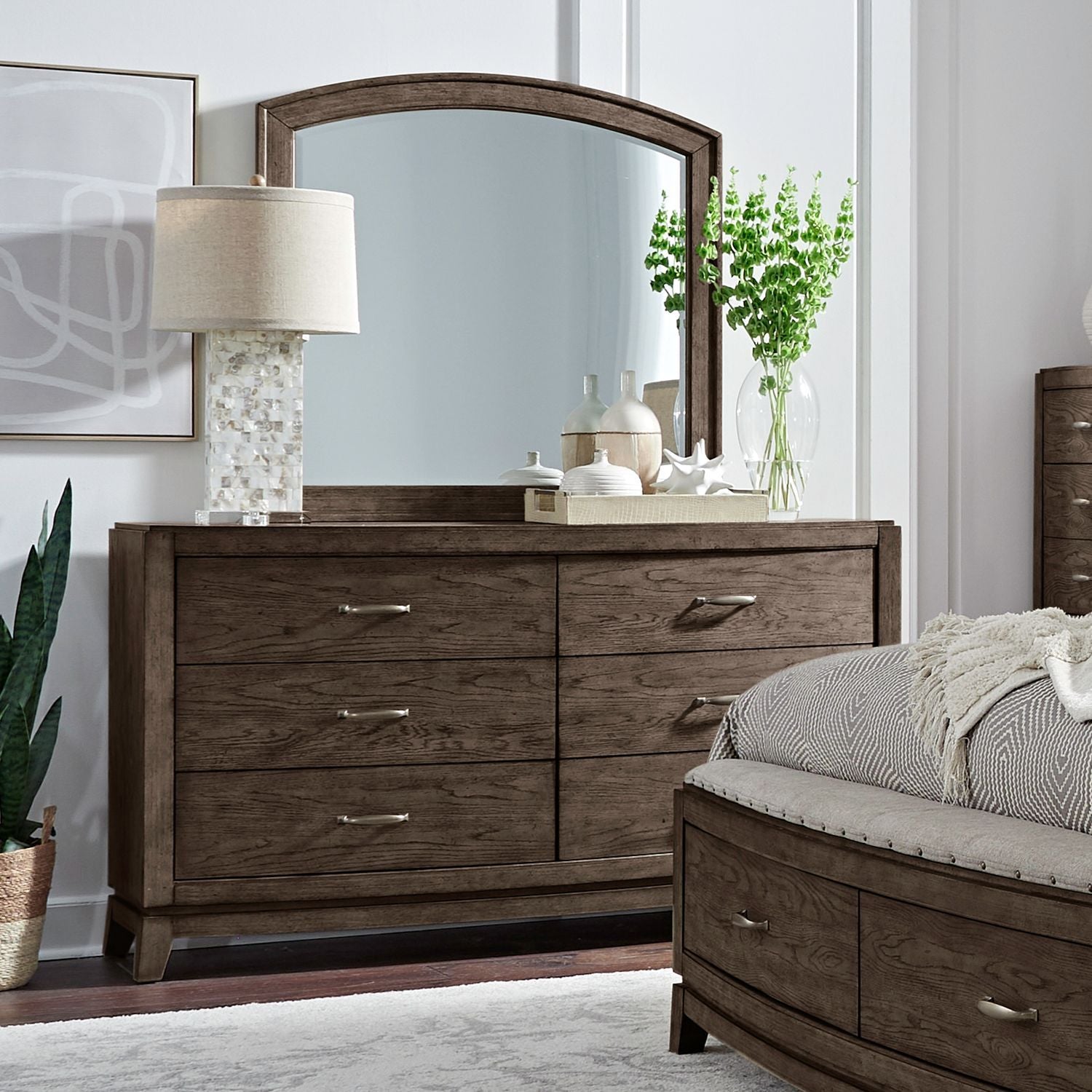 Commode à 6 tiroirs — Le design, qui met en valeur l'énergie et l'imagination, fait du style contemporain un incontournable, tandis que les silhouettes créent un