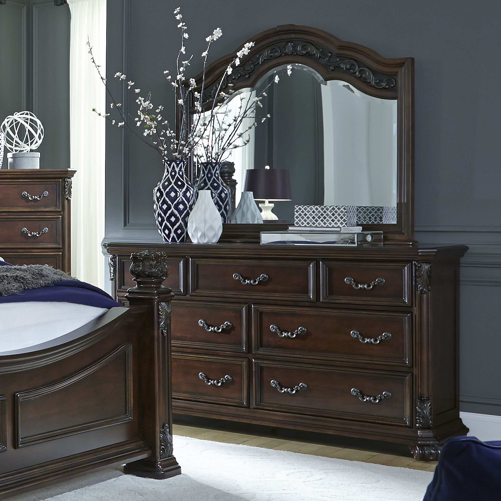Commode et miroir - Brun foncé — un design traditionnel qui évoque le luxe du style européen
