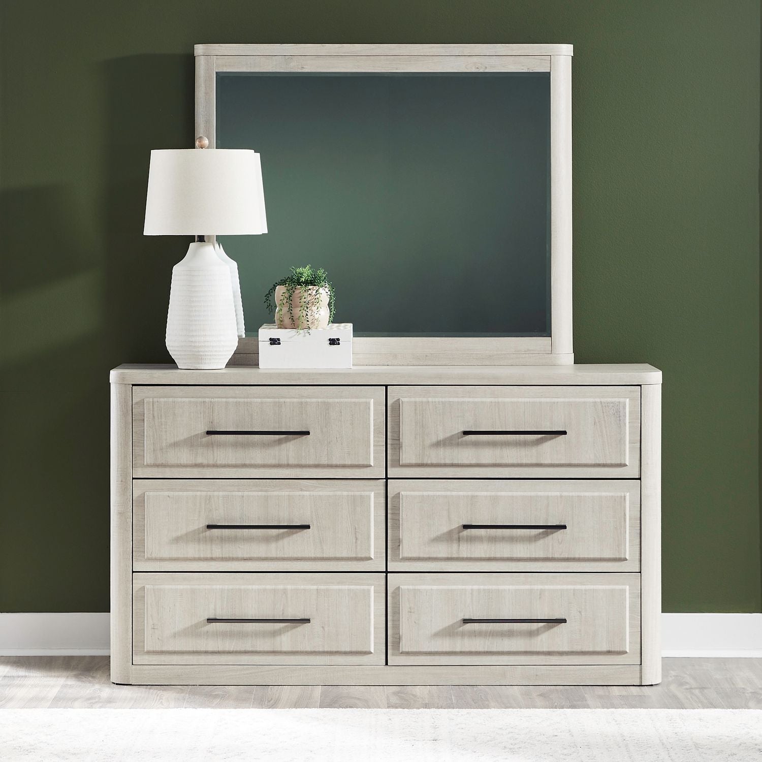 Commode et miroir - Blanc naturel — - Commode et miroir - Blanc Caractéristiques du produit Poignées bronze Coins légèrement arrondis et