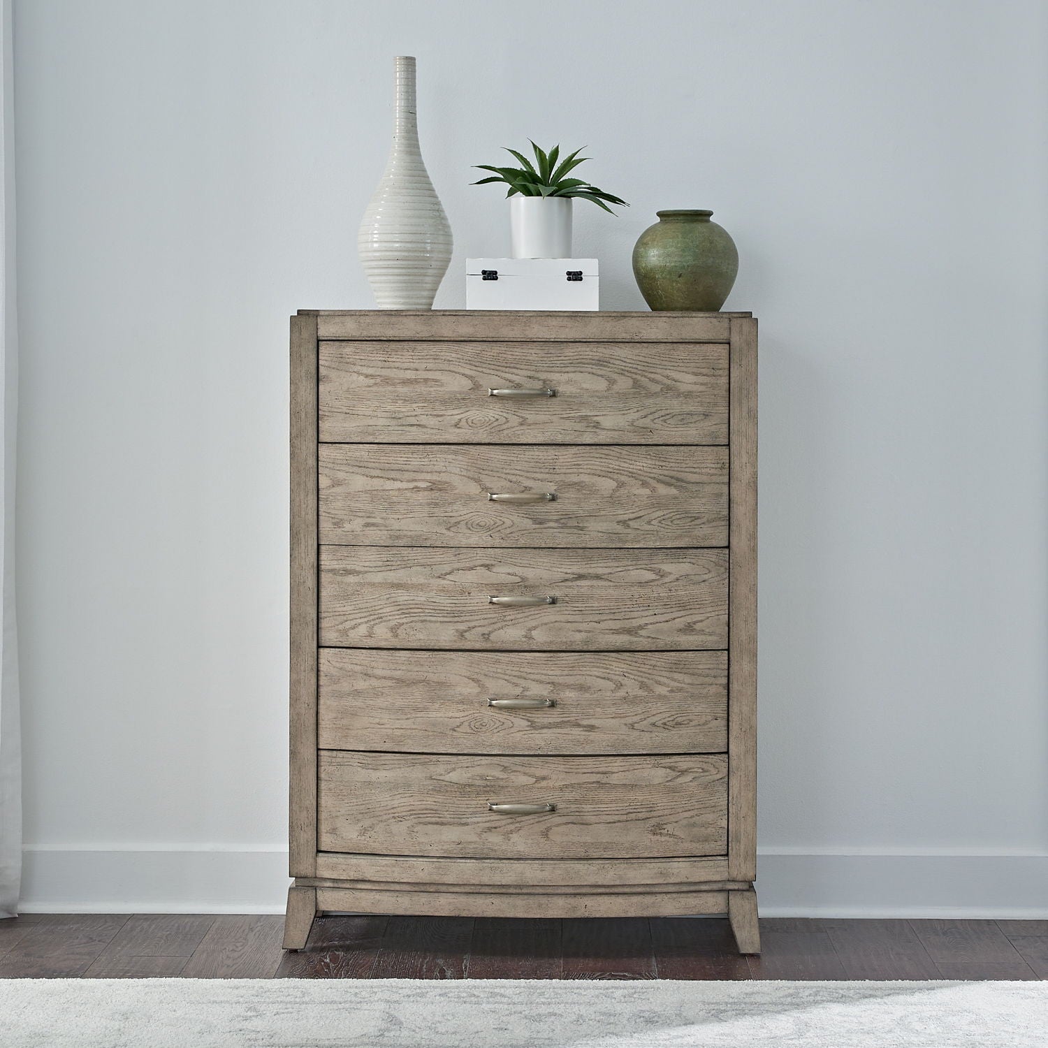 Commode à 5 tiroirs — Le style contemporain se caractérise par un design qui transmet énergie et imagination tandis que les silhouettes créent une