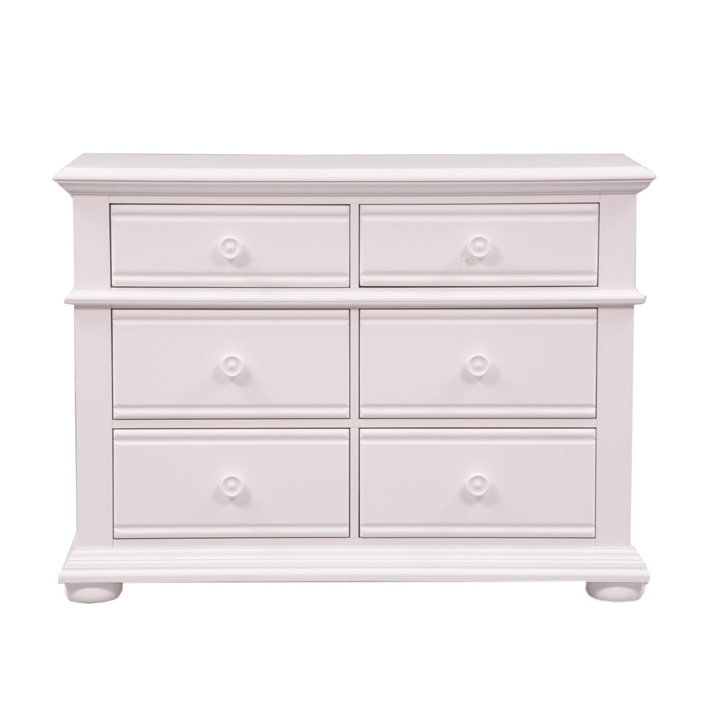 Commode multimédia - Blanc huître — La maison d'été met en valeur le meilleur du style cottage avec des accents de panneaux à persiennes dans une finition blanc huître