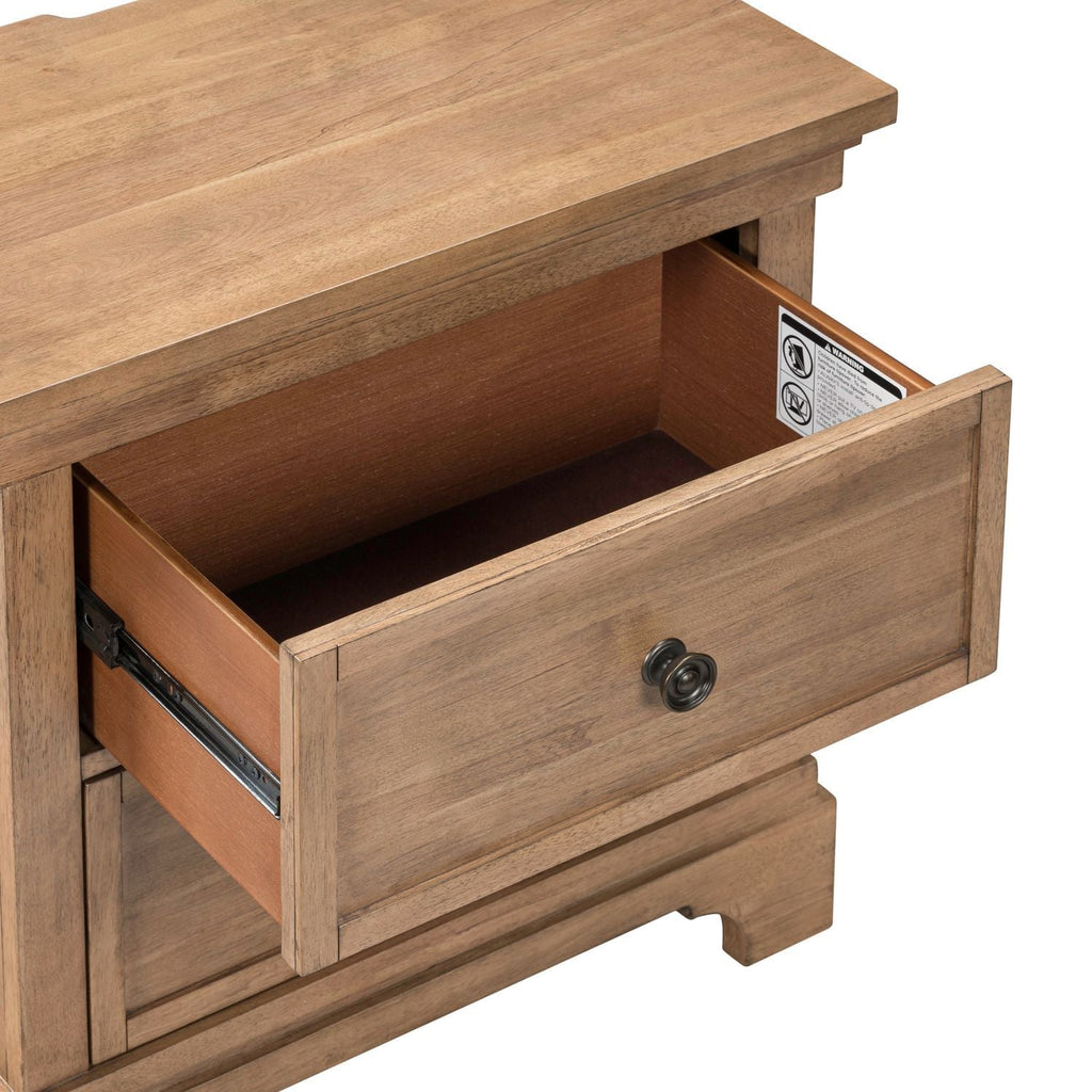 Table de chevet avec station de recharge - Beige chameau — Traditional Living offre des éléments de design classiques avec un sens du confort