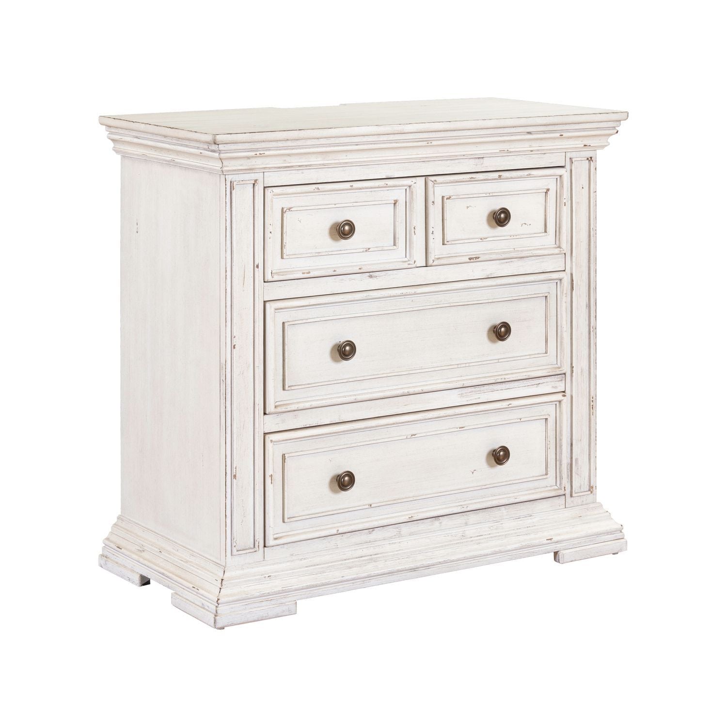 Commode de chevet avec station de recharge — Les façades de tiroir encadrées de bois et les pieds blocs complètent ce look traditionnel.