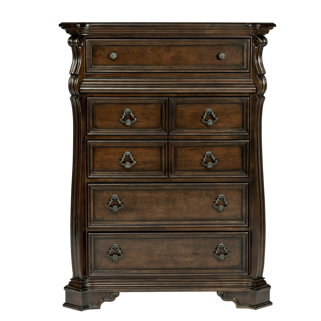Commode 6 tiroirs - Brownstone — L'alliance de proportions audacieuses et spectaculaires et de formes douces crée un style traditionnel décontracté