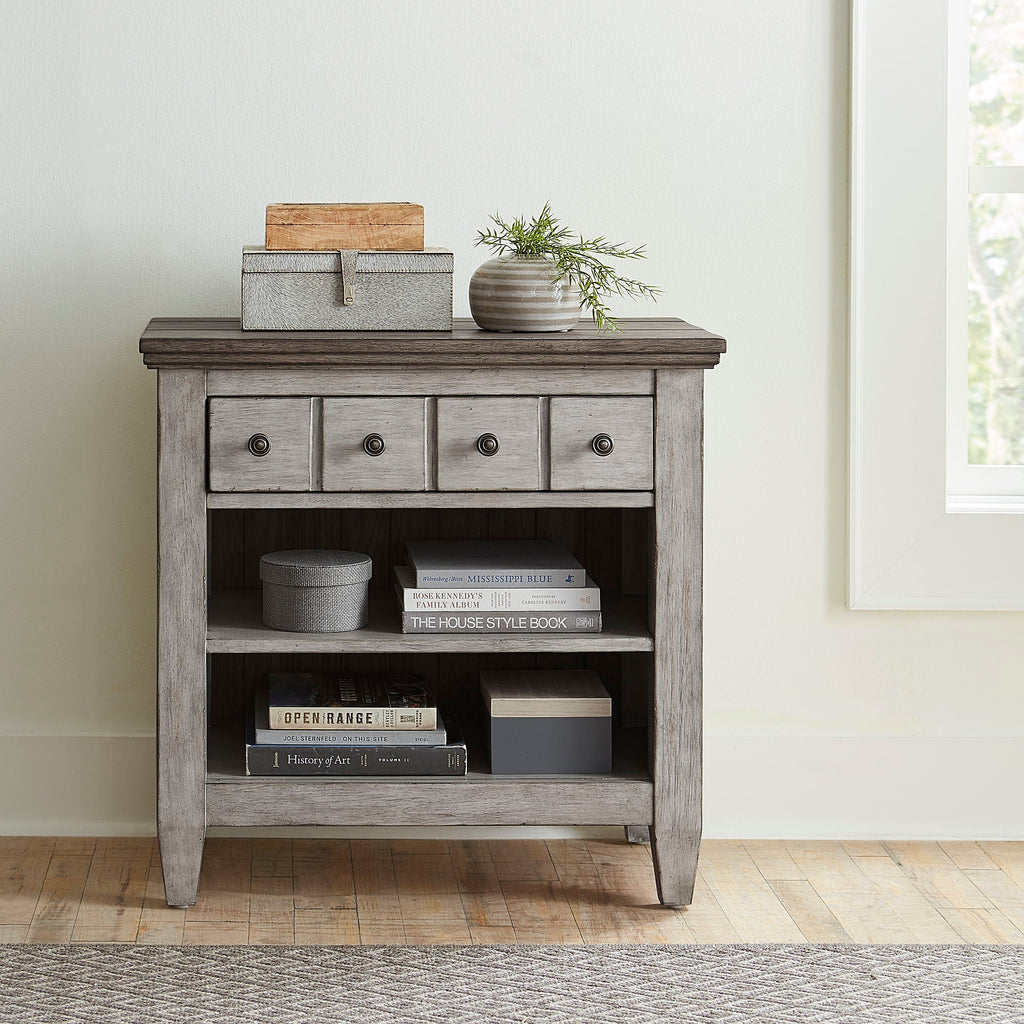 1 table de chevet avec tiroir et station de charge – Blanc antique/Dessus tabac — Des looks qui s’intègrent facilement dans les maisons d’aujourd’hui